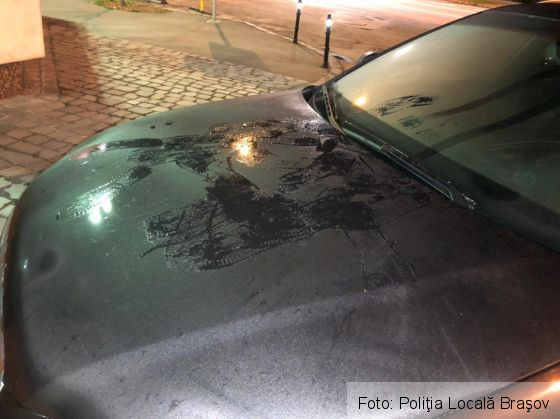 BRAŞOV. Student din Covasna, depistat în timp ce vandaliza maşini. „Era urcat pe capota unei maşini, încercând să spargă cu picioarele parbrizul” 2 IMG-20190409-WA0003_265533.jpg