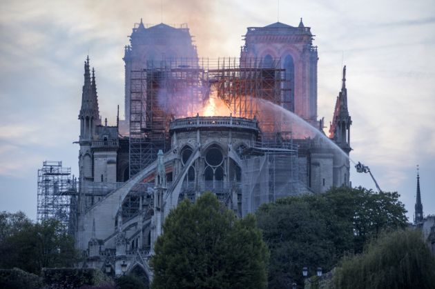 Update. Structura catedralei Notre Dame a fost salvată 3 Notre Dame2_265775.jpg