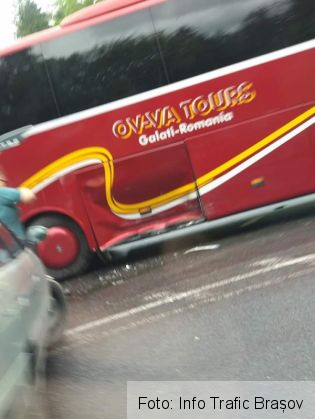 BRAȘOV. Autocar implicat într-o coliziune, pe DN 1 (foto) 2 FB_IMG_1558624704533_267519.jpg