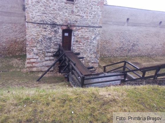 BRAŞOV. Lucrări de reparaţii la zidurile şi fortificaţiile urbei. GALERIE FOTO 9 IMG-20190515-WA0018_267136.jpg