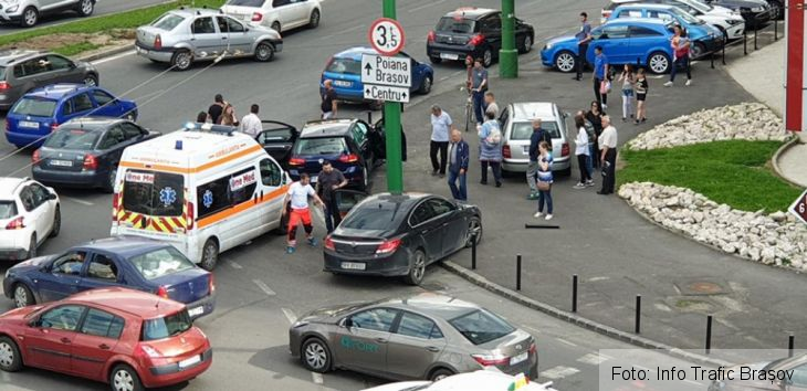 BRAȘOV. Accident la Făget! Update: Șoferul care a provocat evenimentul rutier a fost transportat la spital 3 accident faget 2_267755.jpg