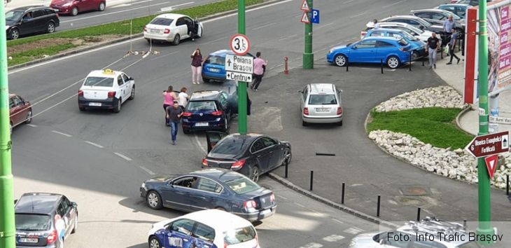 BRAȘOV. Accident la Făget! Update: Șoferul care a provocat evenimentul rutier a fost transportat la spital 2 accident faget_267754.jpg
