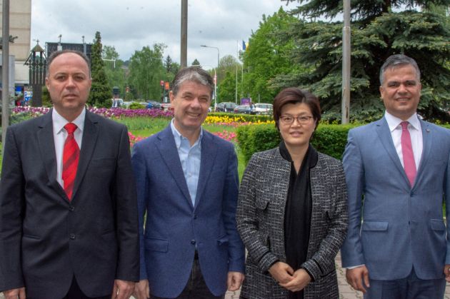 George Scripcaru și Adrian Veștea, la discuții cu ambasadorul Chinei despre Autostrada BRAȘOV-PITEȘTI 2 ambasadorchina_266974.jpg