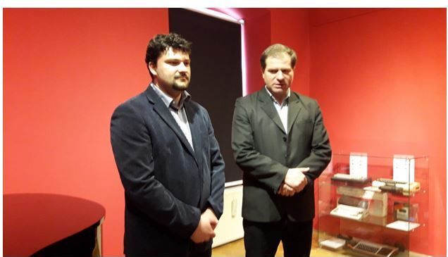 BRAȘOV. „Strămoșii” calculatoarelor pot fi văzuți la „Mureșeni” 6 expoza.jpg