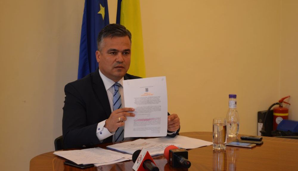 BRAȘOV. Fiecare cu documentul lui! Contre între ministrul Apelor și Pădurilor Ioan Deneș și președintele CJ Adrian Veștea din cauza lucrărilor hidrotehnice din zona aeroportului 3 vestea_26.jpg