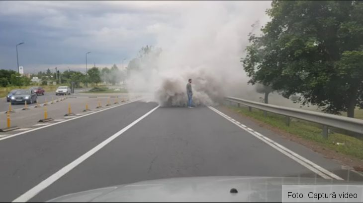 BRAȘOV. Autoturism „înghițit" de fum, pe Calea Făgărașului (vezi IMAGINI) 2 Screenshot_20190711-200455_Facebook_269869.jpg