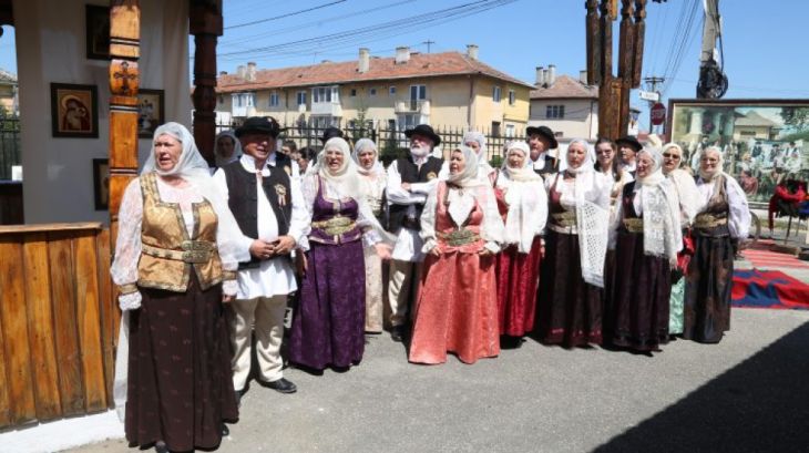 BRAȘOV. Sărbătoare la 200 de ani de sfințire a Bisericii din Satulung 7 biserica-Sacele2_271055.jpg