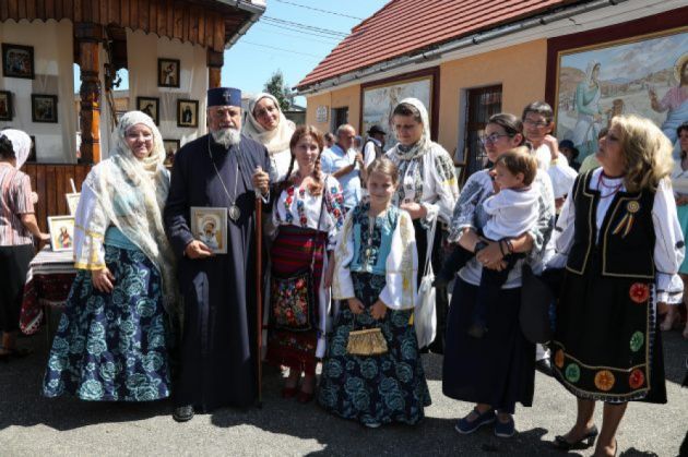 BRAȘOV. Sărbătoare la 200 de ani de sfințire a Bisericii din Satulung 4 biserica-Sacele4_271056.jpg
