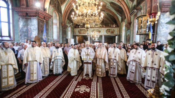 BRAȘOV. Sărbătoare la 200 de ani de sfințire a Bisericii din Satulung 5 biserica-Sacele5_271053.jpg