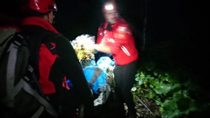 BRAȘOVEANCĂ de 65 de ani blocată pe munte 2 salvamont-noaptea-1_271203.jpg