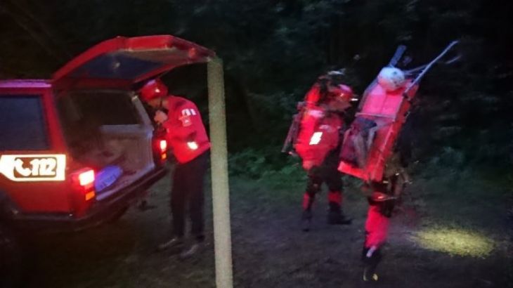 BRAȘOVEANCĂ de 65 de ani blocată pe munte 3 salvamont-noaptea3_271204.jpg