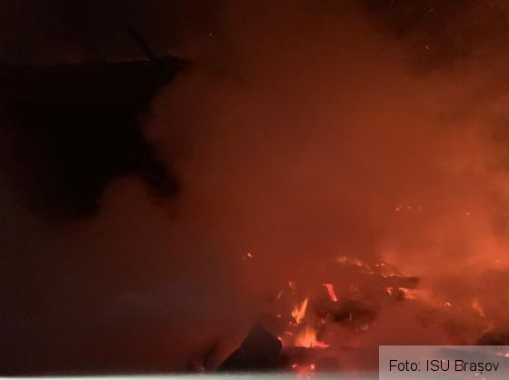BRAŞOV. Bărbat arestat după ce a incendiat locuinţa fratelui său! (FOTO) 2 IMG-20190922-WA0002_272740.jpg