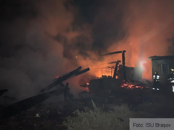 BRAŞOV. Bărbat arestat după ce a incendiat locuinţa fratelui său! (FOTO) 3 IMG-20190922-WA0004_272742.jpg