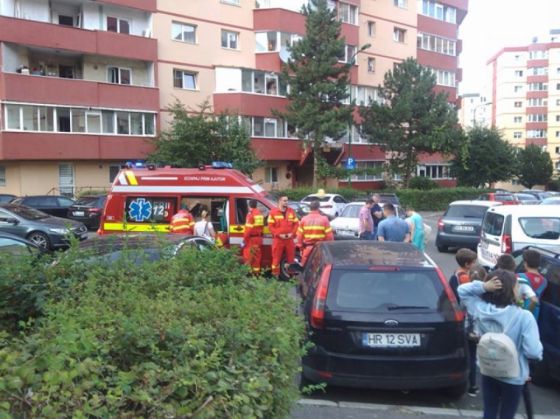 SMURD-Politie-parcare-masini (5)_272246.jpg