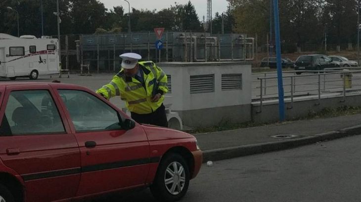 BRAȘOV. Poliția Locală a „periat” zona Gării. 17 contravenții, cele mai multe rutiere 3 actiune-Politia-Locala-Gara (4)_273015.jpeg