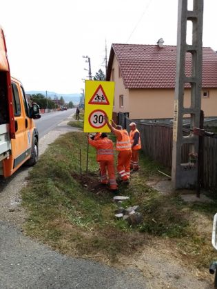 BRAȘOV. Vandalii, accidentele și intemperiile 3 indicatoare2_273106.jpg