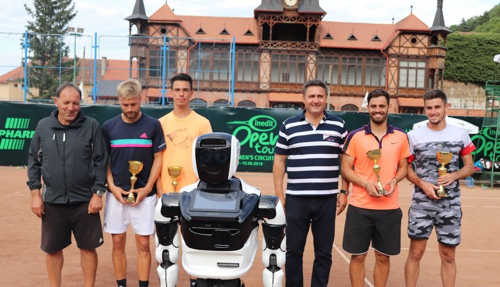 BRAȘOV. David Nicholas și perechea Bogdan Apostol/ Nicolae Frunză, câștigătorii turneului Inedit Open Tour de la Baza Olimpia 2 premiere-dublu.jpg