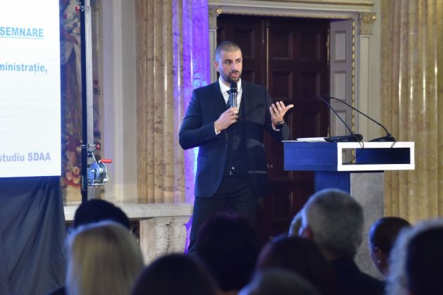 Adrian Manutiu_273509.jpg