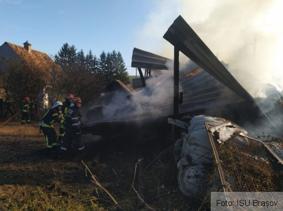 BRAȘOV. Incendiu la Cincu! (FOTO) 3 IMG-20191015-WA0011_273992.jpg