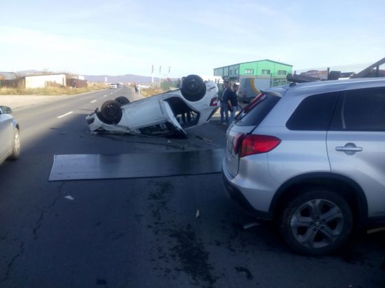 BRAȘOV. Autoturism răsturnat, la Tărlungeni (FOTO) 2 IMG-20191109-WA0013_274870.jpg
