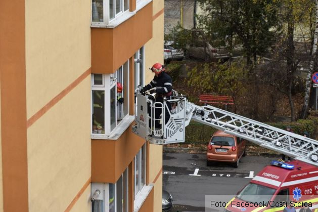 BRAŞOV. Intervenţie cu autoscara pe strada Mircea cel Bătrân! 3 autoscara 3_275676.jpg