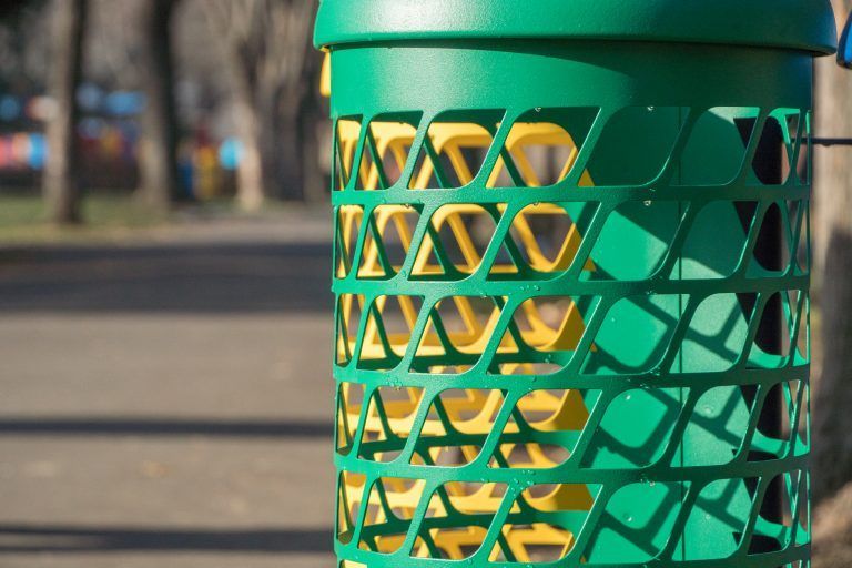 BRAŞOV. Proiectul de colectare selectivă se extinde și la deșeurile stradale 2 cosurigunoi1.jpg