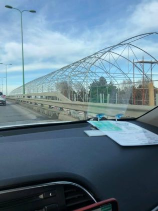 BRAȘOV. Pasajul de la Fartec, „seră suspendată pentru panseluțele din giratorii” 2 fartec_276376.jpg