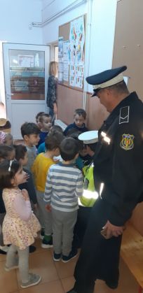 politisti-copii (1)_276229.jpeg