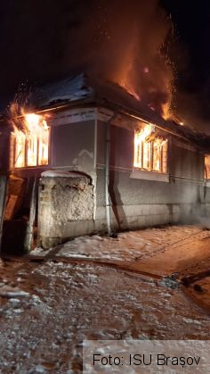 Update. BRAȘOV. De la ce a izbucnit incendiul devastator de aseară?! (FOTO) 3 WhatsApp Image 2020-01-12 at 09.52.20_276929.jpeg