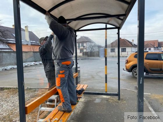 Județul BRAȘOV. Stații de autobuz vandalizate 2 statii 2_277470.jpg