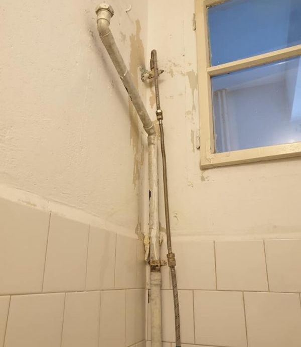 BRAȘOV. „Să fie oare un spital din secolul XXI, dintr-o țară membră UE?!” 2 spital-infectioase.jpg