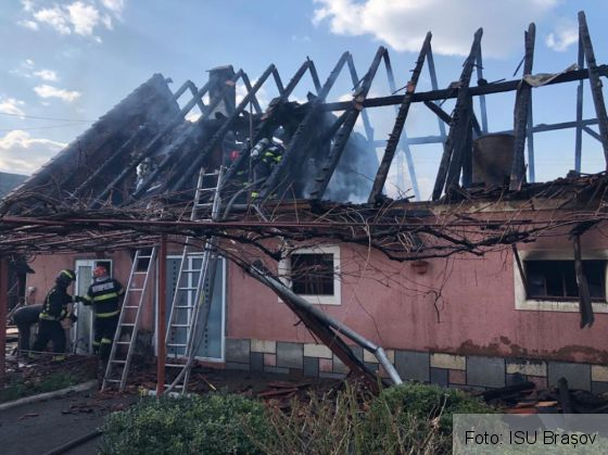 BRAȘOV. Incendiu în Stupini (FOTO) 2 WhatsApp Image 2020-03-29 at 17.38.45_279324.jpeg