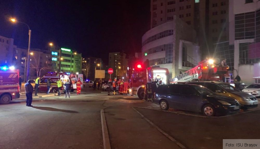 BRAȘOV. ULTIMA ORĂ. Bărbat căzut de la înălțime, în Centrul Civic! (Galerie FOTO) 4 img-20200301-wa0011.jpg