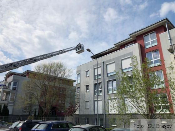 BRAȘOV. Incendiu în Avantgarden (Galerie FOTO) 5 IMG-20200425-WA0004_280089.jpg