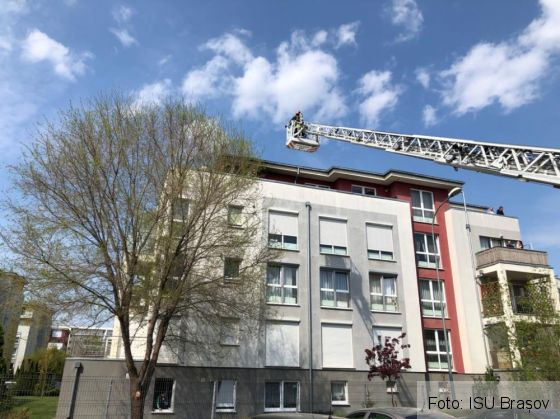 BRAȘOV. Incendiu în Avantgarden (Galerie FOTO) 4 IMG-20200425-WA0007_280088.jpg