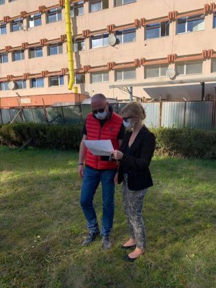 BRAȘOV. Spitalul modular din curtea Județeanului, în impas „ecologic” 3 curte-spital1_279694.jpg