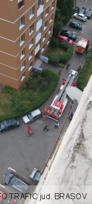 BRAȘOV. ULTIMA ORĂ. Intervenție de urgență în cartierul Noua! Update: Femeie de 44 de ani, găsită decedată (FOTO) 2 FB_IMG_1596265086868_282221.jpg