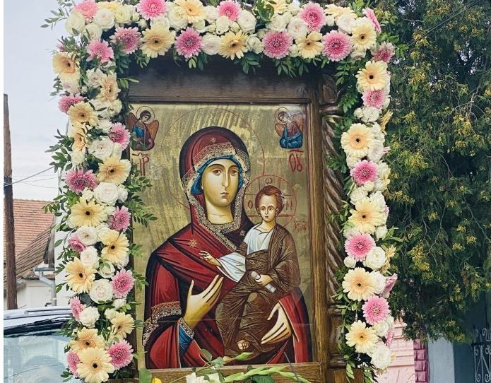 BRAȘOV. Icoana „Îndrumătoarea”, adusă în pelerinaj / Concert al Cenaclului „Lumină lină” 3 icoana_7.jpg