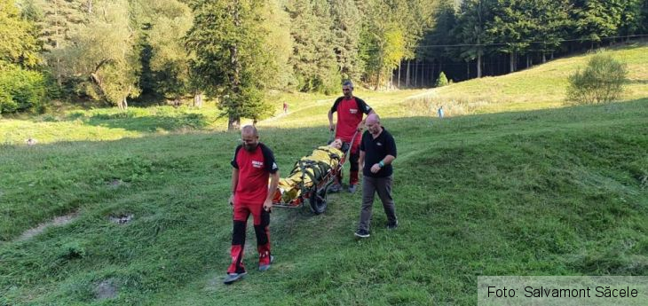 BRAȘOV. Minoră ajutată de salvamontiști, după ce a suferit o fractură / Trei intervenții în Piatra Mare (FOTO) 4 FB_IMG_1600019313579_283160.jpg