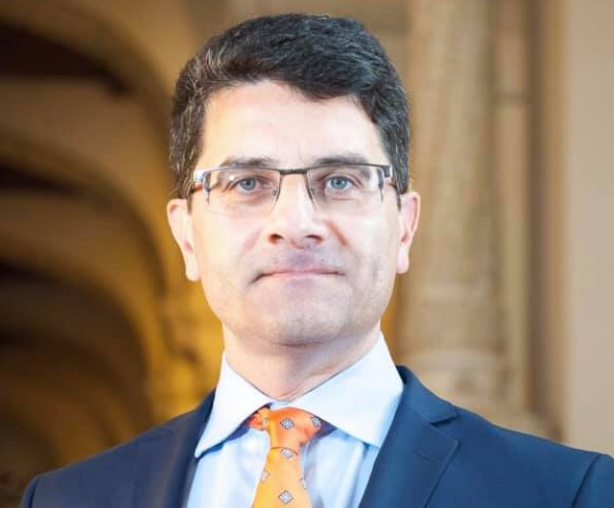 Președintele DIN UMBRĂ al României (FOTO 2), în opinia lui Cozmin Gușă... 2 stefan.png