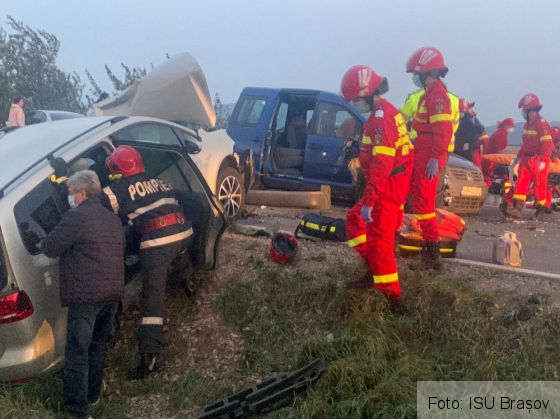 BRAȘOV. Accident cu cinci victime, pe DN 11, lângă Fish4Life! Încercări de resuscitare (FOTO) 4 IMG-20201004-WA0009_283586.jpg