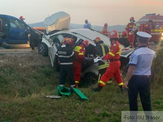 BRAȘOV. Accident cu cinci victime, pe DN 11, lângă Fish4Life! Încercări de resuscitare (FOTO) 5 IMG-20201004-WA0010_283587.jpg
