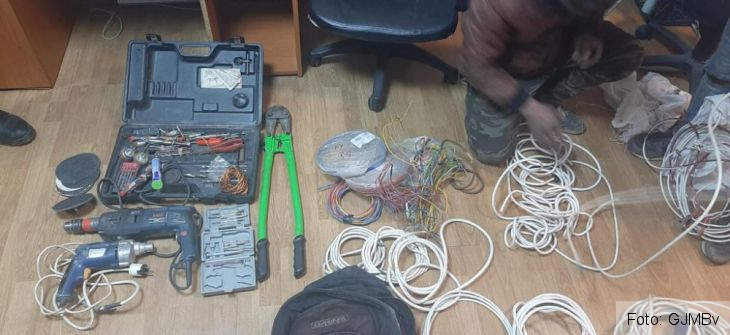 BRAȘOV. Prinși de jandarmi după un furt comis în Tractorul 2 IMG-20201229-WA0001_285389.jpg