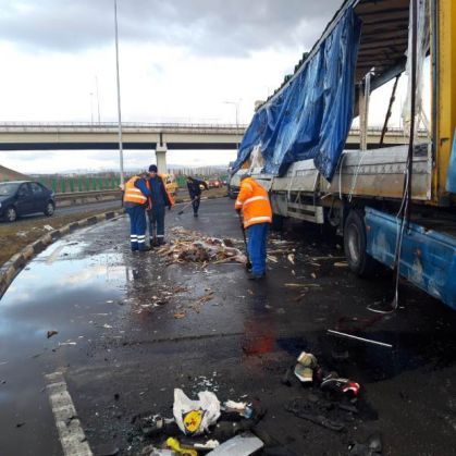 tir rasturnat3_285609.jpeg