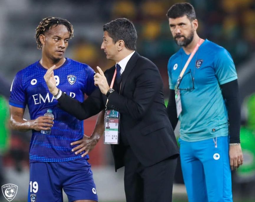 Isăilă, PE PODIUM; Lucescu jr., PE FĂRAȘ 2 lucescu_26.jpg