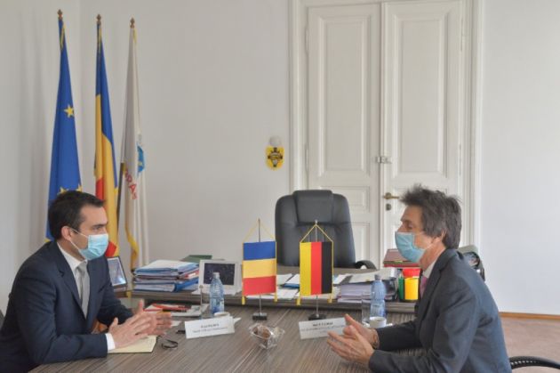 BRAȘOV. Potenţialul foarte mare de dezvoltare economică va creşte şi mai mult odată cu funcţionalizarea Aeroportului 7 primar-consul2_286553.jpeg