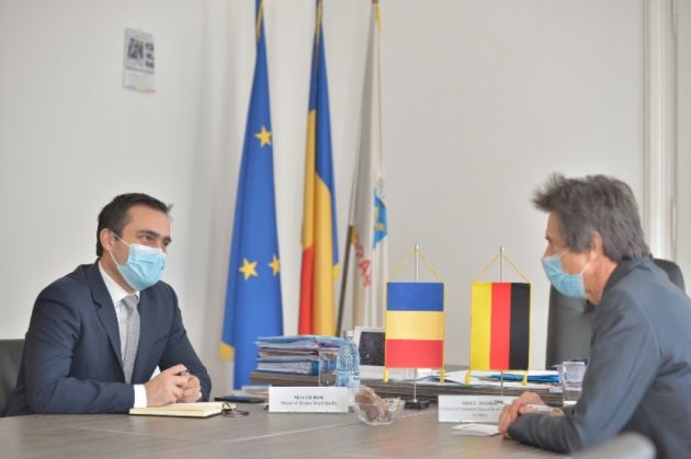 BRAȘOV. Potenţialul foarte mare de dezvoltare economică va creşte şi mai mult odată cu funcţionalizarea Aeroportului 5 primar-consul_286551.jpeg