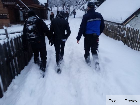 BRAȘOV. Tentativă de sinucidere în zona „Prăpăstiile Zărneștilor” (Galerie FOTO) 4 IMG-20210320-WA0001_287050.jpg