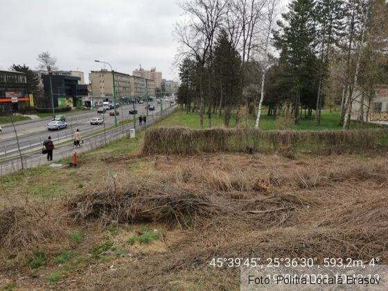 BRAȘOV. Angajații CFR au ieșit la curățenie, la solicitarea polițiștilor locali (FOTO) 4 IMG-20210419-WA0005_287690.jpg