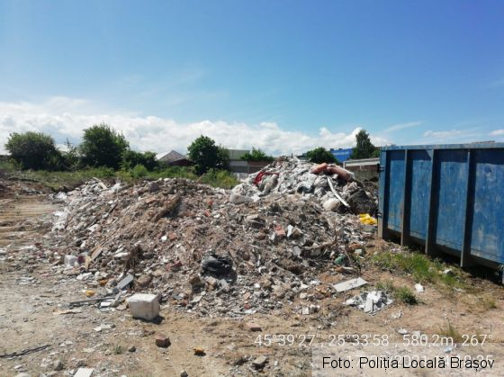 BRAȘOV. FOTO. Sute de metri cubi de GUNOI, scoase de pe un teren din Bartolomeu... Este doar 5% din depozitul ilegal de deșeuri 5 IMG-20210518-WA0007_288258.jpg